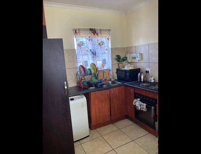 2 BEDROOM APARTMENT FOR SALE IN RUSTENBURG CENTRAL
